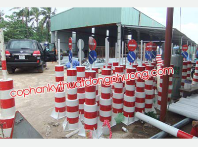 Trụ Đầu Dải Phân Cách Sản Xuất Sẵn Trụ Đầu Dải Phân Cách Sản Xuất Sẵn